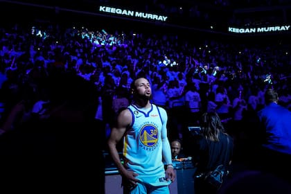 Stephen Curry vuelve loco a los fanáticos; Golden State Warriors una dinastía dentro de la NBA