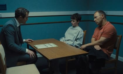 Stephen Graham junto a Owen Copper