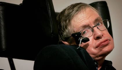 Stephen Hawking advirtió que los seres humanos serían reemplazados por la IA