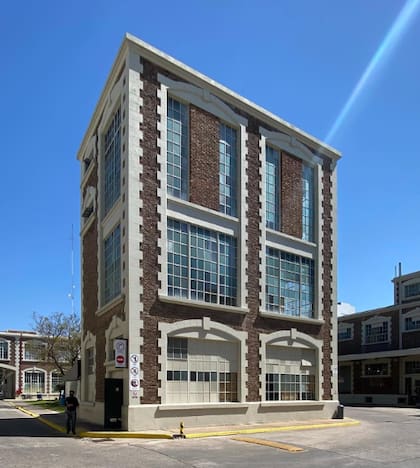 Stern se ubica en el edificio inglés donde en los ‘80 funcionó la ex droguería Química Estrella