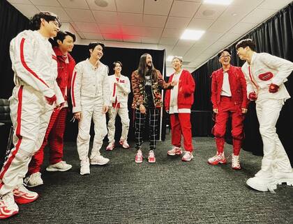 Steve Aoki estuvo detrás del escenario con BTS antes de su presentación en Las Vegas (Crédito: Instagram/@steveaoki)