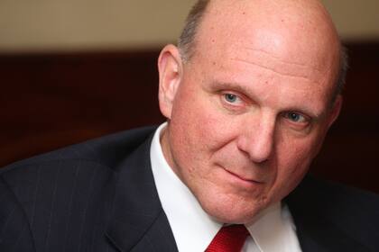 Steve Ballmer dejará de comandar Microsoft en un año