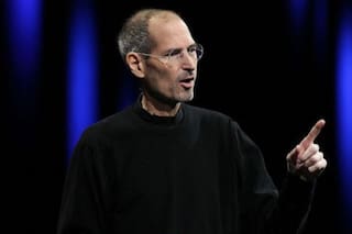 La regla de Steve Jobs que el CEO de Airbnb tomó y lo ayudó a superar su peor momento