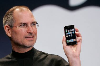 Steve Jobs le entregó las llaves de un Jaguar nuevo a su secretaria para que no llegue tarde