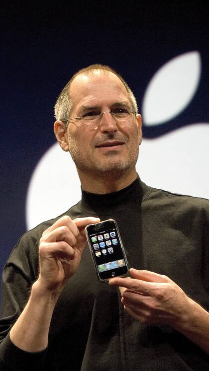 Steve Jobs presenta el iPhone en enero de 2007