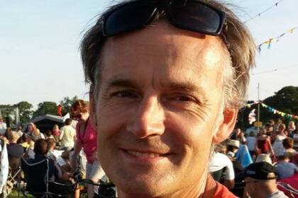 Steve Walsh contrajo el virus en Singapur y se lo pasó a 11 personas