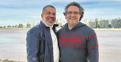 Steven se mudó a Montevideo junto a su marido y su hijo