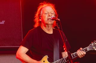 Internaron en Buenos Aires al guitarrista de AC/DC Stevie Young