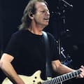 Le dieron de alta al guitarrista de AC/DC Stevie Young