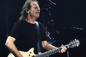 Le dieron de alta al guitarrista de AC/DC Stevie Young