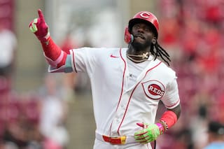 Stewart pega dos jonrones de tres carreras en triunfo de Rojos, 8-3 ante Gigantes