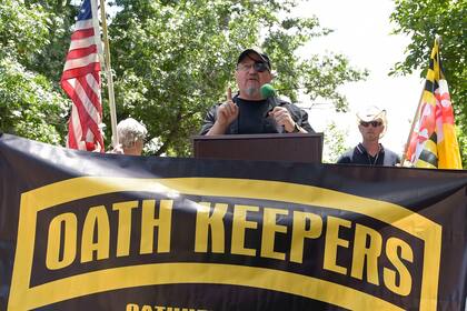 Stewart Rhodes, fundador de Oath Keepers, durante un acto frente a la Casa Blanca en 2017