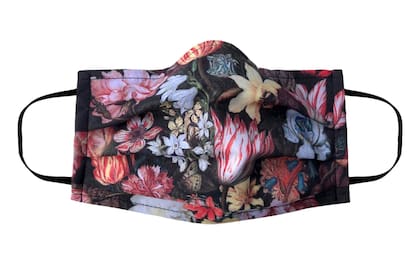 Barbijo con un motivo del pintor flamenco Ambrosius Bosschaert, la famosa "A Still Life of Flowers in a Wan-Li Vase", que puede adquirirse en la tienda del National Gallery de Londres