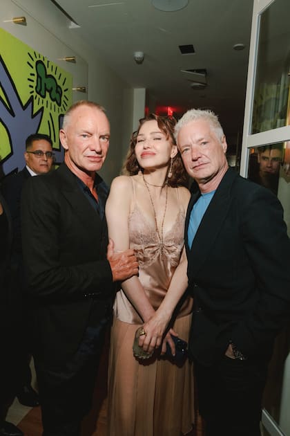 Sting, la actriz Ozlem Onal y el trompetista Chris Botti
