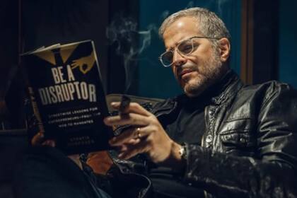 Stratis Morfogen dijo que no abrirá más restaurantes en Nueva York por la elección de Zohran Mamdani como alcalde