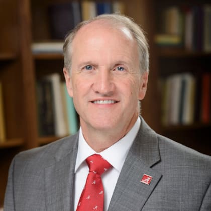 Stuart Bell fue recomendado unánimemente como único finalista para la presidencia de la Universidad de Florida