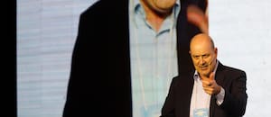 Sturzenegger defendió los cambios de la reforma laboral: indemnizaciones, horas extra y licencia por enfermedad