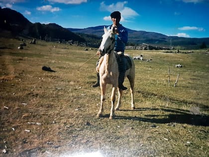 Su abuelo "Chindo" en el campo en Cerro Centinela, Chubut