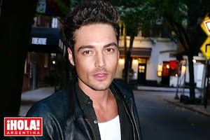 Es el nieto de una leyenda de la música, pero tras probar suerte con su banda, hoy brilla como modelo y actor