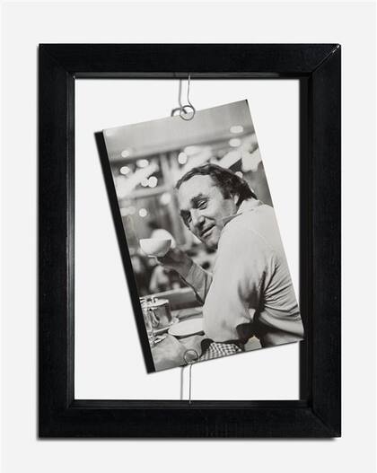 Su afición por los bares porteños inspiró el que se recrea para la muestra en la sala principal de Del Infinito