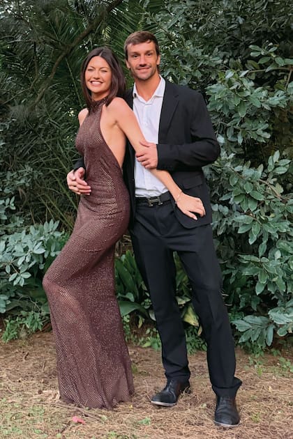 Su amiga, Sofía “Jujuy”
Jiménez posó orgullosa con su novio, Gustavo Qüerio Hormaechea