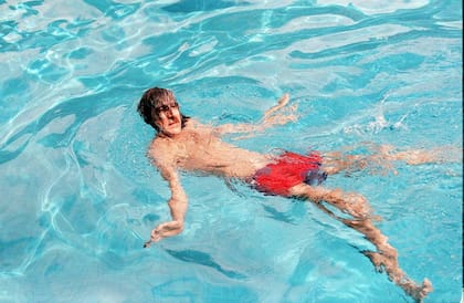 Su caída y su reinvención: rompía cosas, abandonaba el escenario y se tiraba de un noveno piso a la pileta. Época de molinos de viento