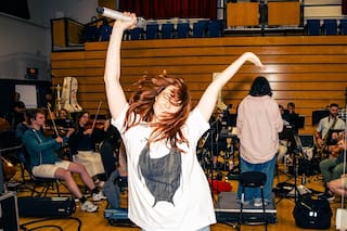 Su canción fue un éxito mundial, pero ahora tiene que vender contenido para adultos para financiar sus giras