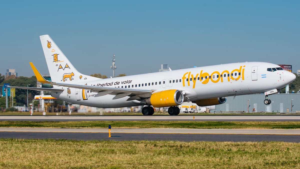 Desregulación aerocomercial: Flybondi incorporará tripulación y aviones españoles para la temporada de verano