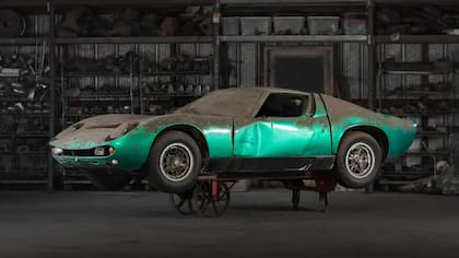 Su carrocería Bertone fue diseñada por Marcello Gandini