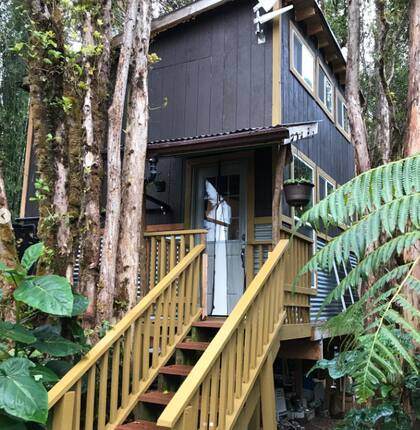 Su casa mide 200 metros cuadrados y la construyó él mismo