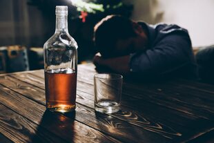 Un actitud paternalista o autoritaria para alguien que está bajo los efectos del alcohol o alguna sustancia psicoactiva es contraproducente