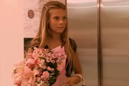 Su debut en televisión fue en 2010, a los trece años, en la cuarta temporada de Casi Ángeles