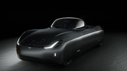 Su diseño exterior fue trabajado en conjunto con un ex miembro del equipo de diseño de las marcas Jaguar y Bugatti