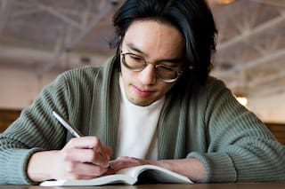 Joseph Nguyen: la tiranía de los pensamientos y cómo aprender a cuestionarla