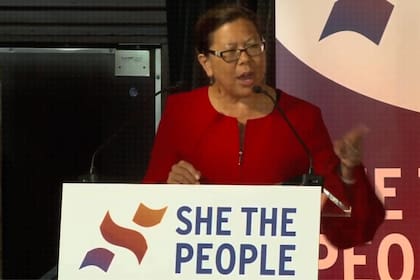 Su formación universitaria se desarrolló en paralelo al trabajo y a responsabilidades de cuidado