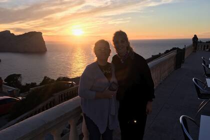 Su mamá Miriam y Fanny en la Isla de Mallorca - 2018