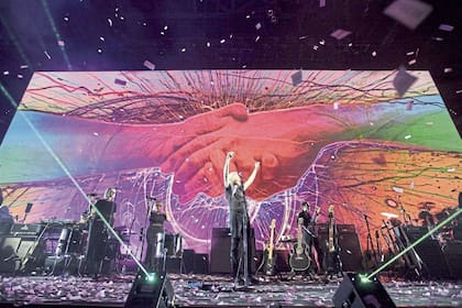 Su nuevo megaespectáculo combina efectos audiovisuales y sensoriales; en noviembre, llega a La Plata