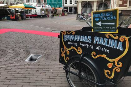 Su objetivo más ambicioso es proveer el catering de empanadas a la realeza