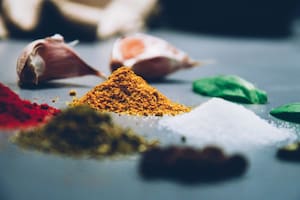 El condimento eficaz para tratar el síndrome del colon irritable y mantener a raya el colesterol