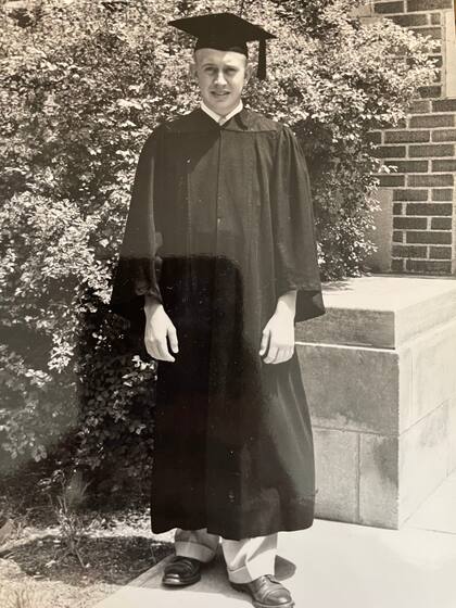 Su padre fue maestro además de servir en la Guerra de Corea