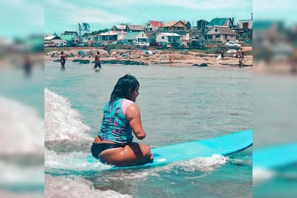 Su pasión por el surf nació en el 2017 y hoy es el deporte que practica (Foto Instagram @palomake_up)