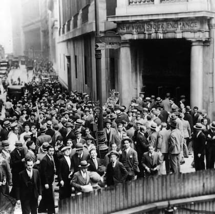 Su patronazgo sobre los trabajadores se originó a partir de la Gran Crisis financiera de 1929