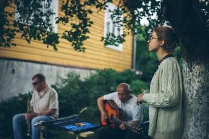 Una familia musical en Lituania. El primer contacto de Marija Clara con Argentina fue de muy niña a través de la música. Su madre escuchaba Martha Argerich, a quien admira mucho; y también sonaban los discos de Gardel y las canciones de Mercedes Sosa.