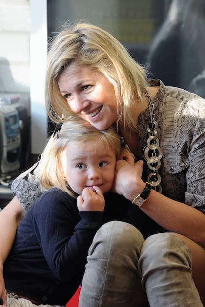 Su primer día de clases en la Bloemcamp Public School, en abril de 2011. Por supuesto, la acompañó su mamá.