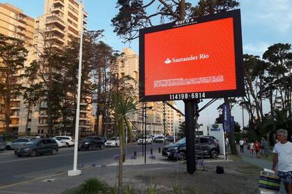 Su primer local fue en el garaje de su casa en Ciudad Jardín. Compraba pantallas por Alibaba Group, al Amazon chino.