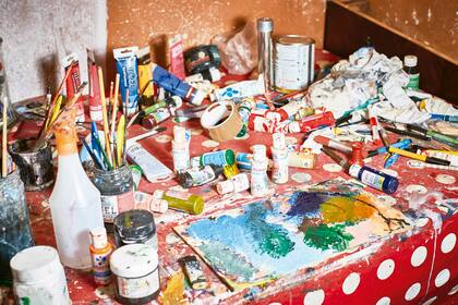 Su relación con la pintura arrancó a los 12 años, cuando curioseaba los cuadros de la casa de un amigo