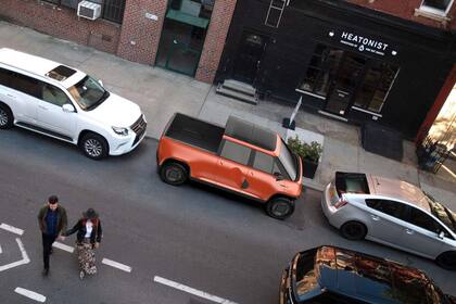 Su tamaño a lo largo hace que el modelo no ocupa mucho espacio al momento de estacionar