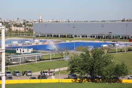 Su ubicación estratégica lo sitúa a metros de donde ocurren los grandes espectáculos del sur porteño: el Estadio Mary Terán, el Autódromo Gálvez y el Parque de la Ciudad