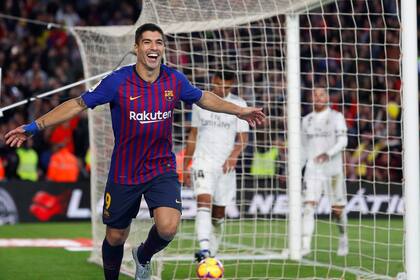 Suárez, la gran figura del 5 a 1 de Barcelona sobre Real Madrid