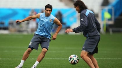 Suárez y Cavani en un entrenamiento con la selección uruguaya